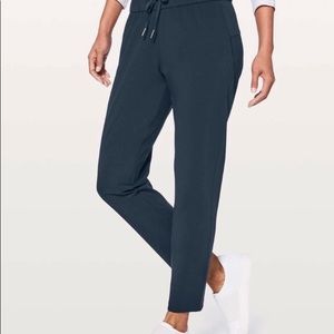 Lululemon On The Fly Pant - Purple Size 4